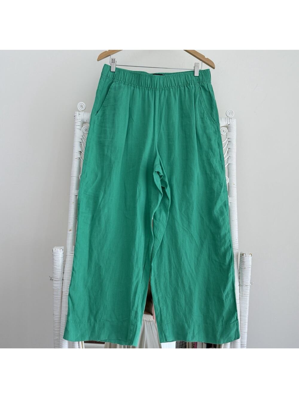 Tahari 100% Linen Pants Large Emerald Green Wide Leg Cropped Pull On Resort Boho